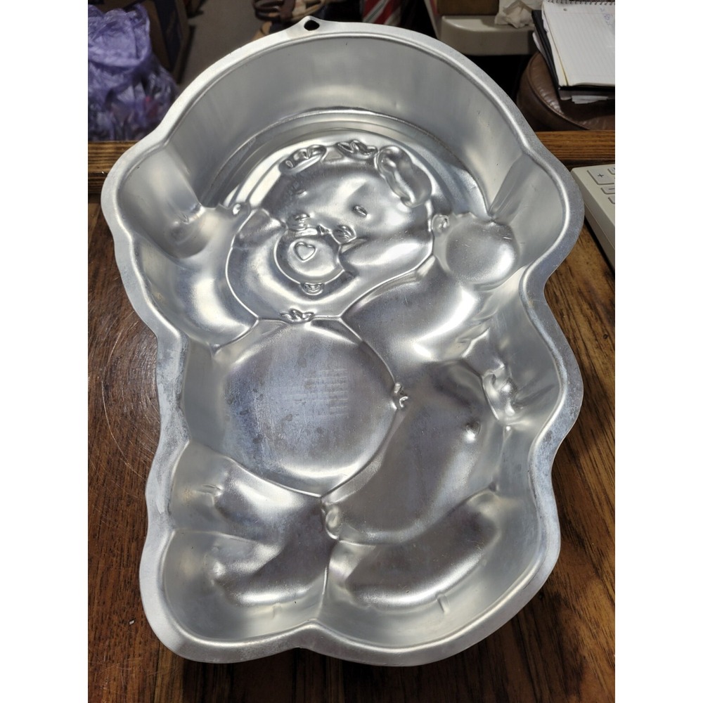 2005 WILTON CARE BEAR CAKE PAN 2105-2424 Rainbow